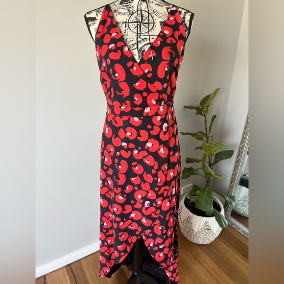 Guess size M dress Valentine’s Day red and black animal print - Picture 3 of 6